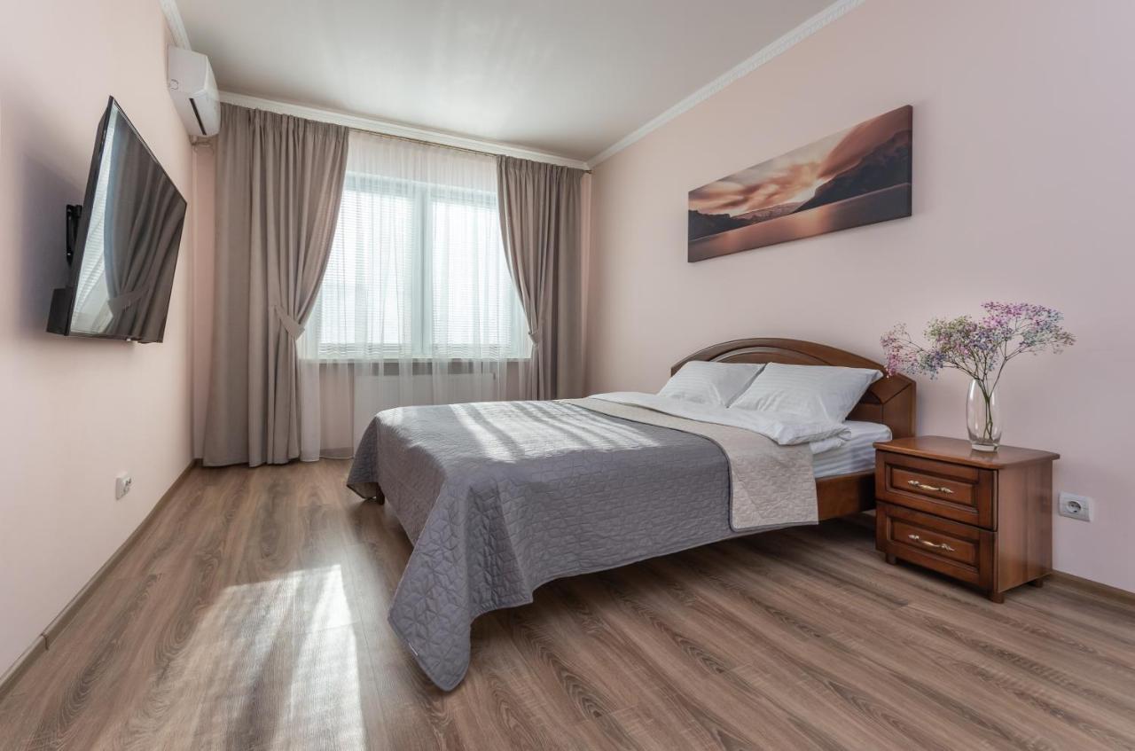 Ferienwohnung Осокорки Русовой 3 Kiew Exterior foto